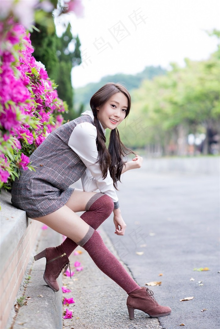 与妈厨房后方温柔亲热方式